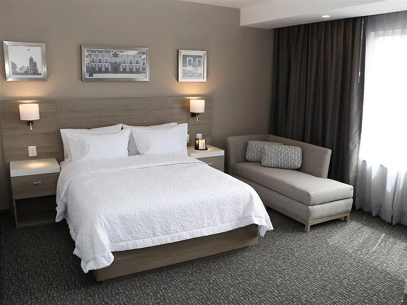 Hampton Inn & Suites By Hilton Puebla