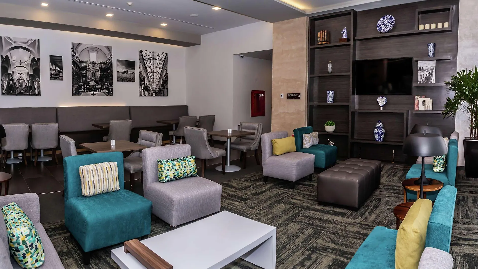 Hampton Inn & Suites By Hilton Puebla Hotel
